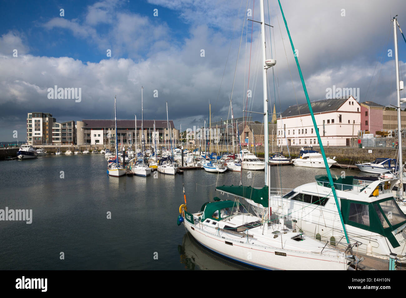 Doc Fictoria Victoria Dock marina, Caernarfon, north Wales Stock