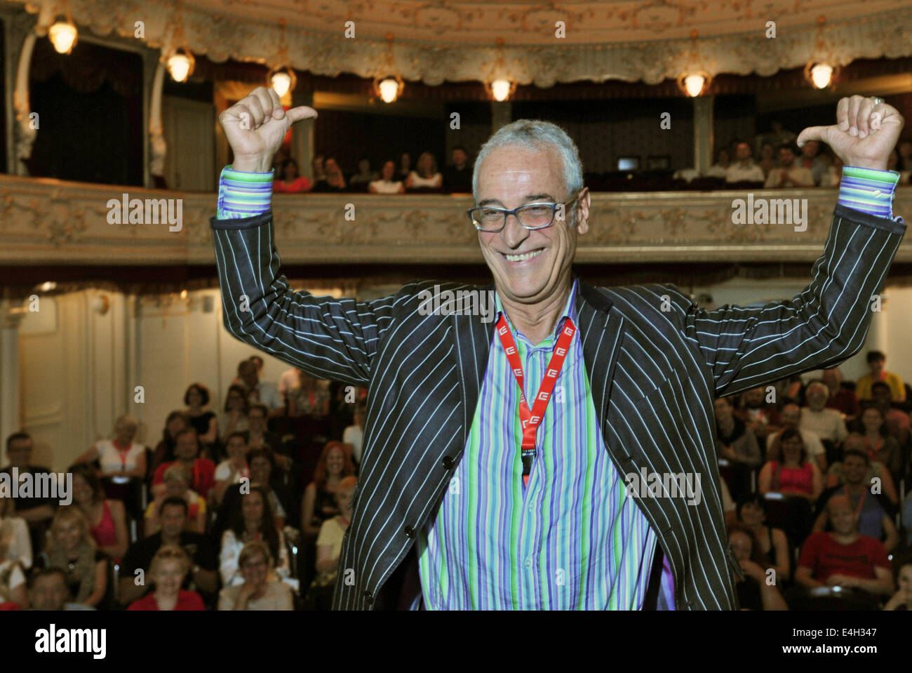 Spanelsky reziser a producent Luis Minarro, ktery je v cele peticlenne  hlavni poroty 49. rocniku Mezinarodniho filmoveho festivalu Karlovy Vary,  uvedl 11. cervence v Karlovarskem mestskem divadle svuj film Padajici hvezda  Stock