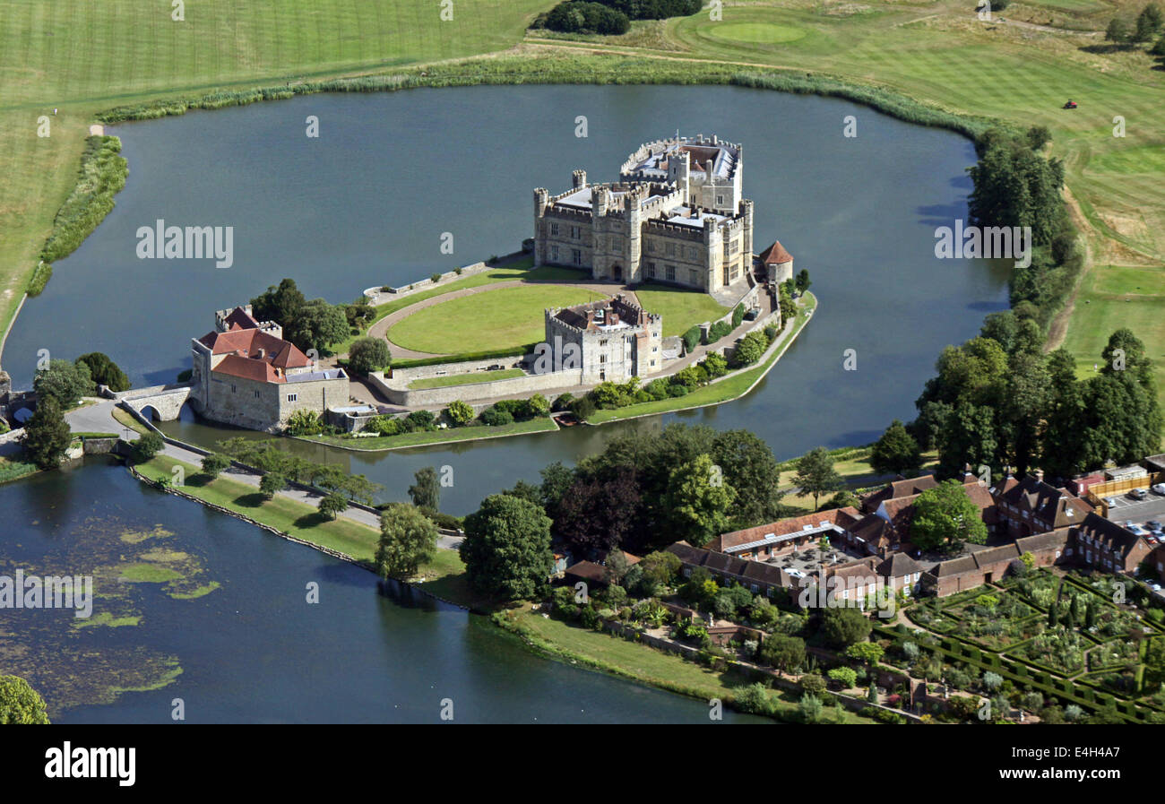 aerial view of Leeds Castle in Kent Stock Photo