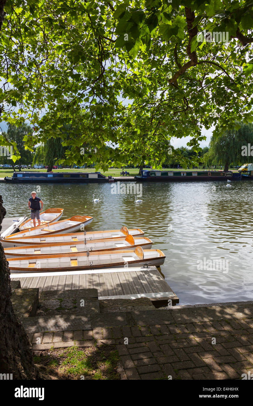 Stratford Upon Avon boat hire rowing boats river trip trips Cotswolds