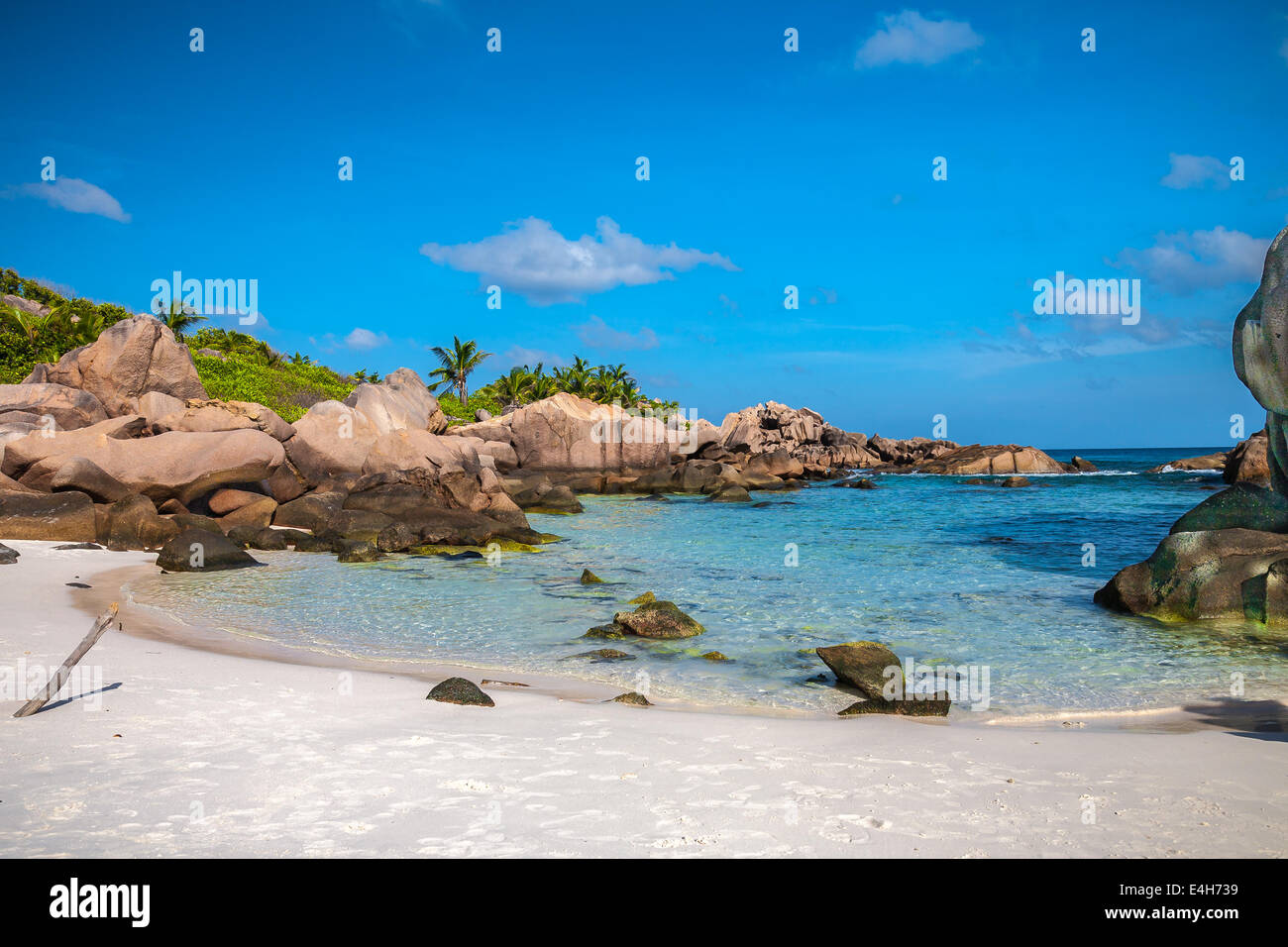 Beautiful lagoon crystal clear hi-res stock photography and images - Alamy