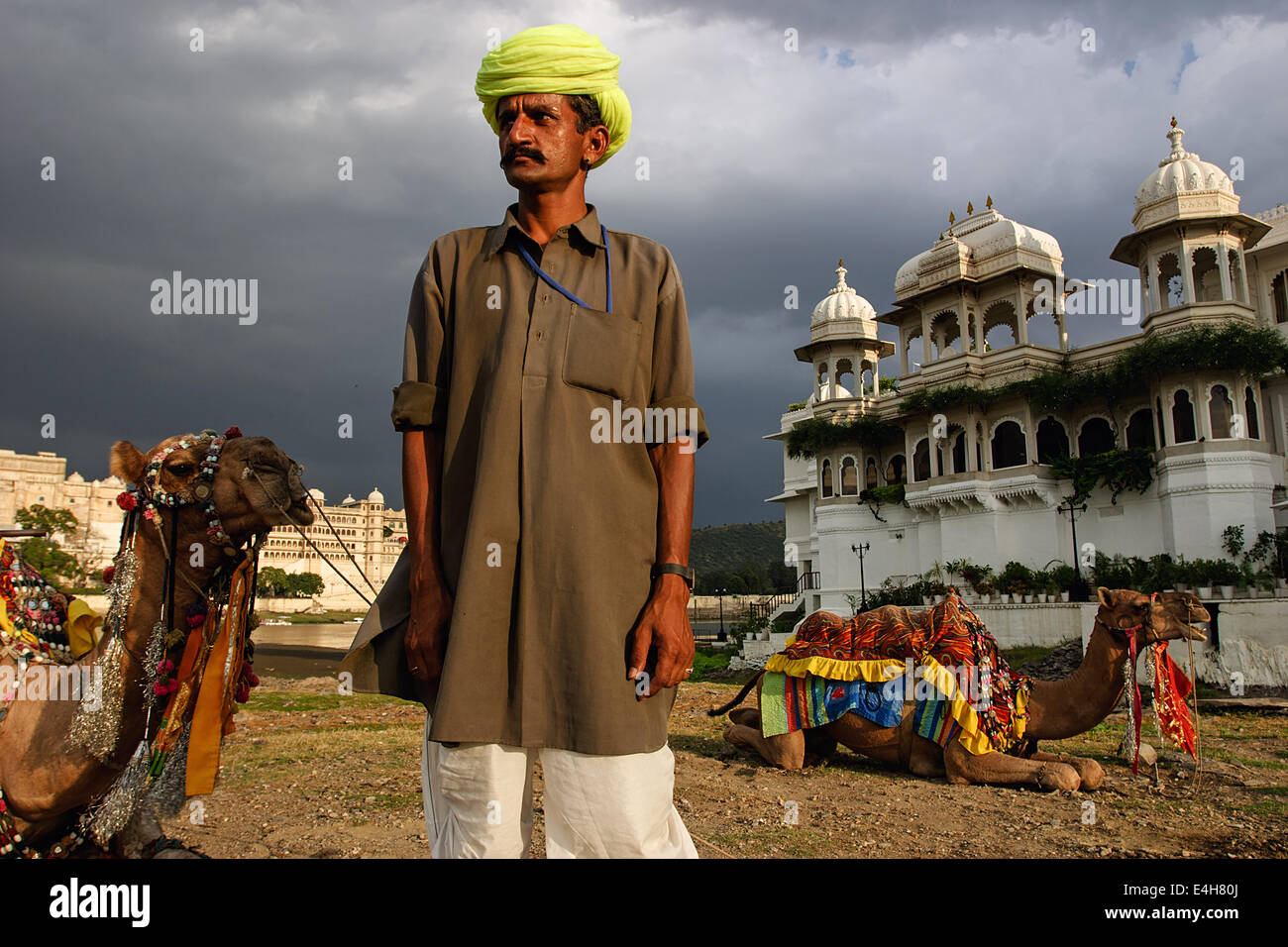 Dry lake udaipur india hi-res stock photography and images - Alamy