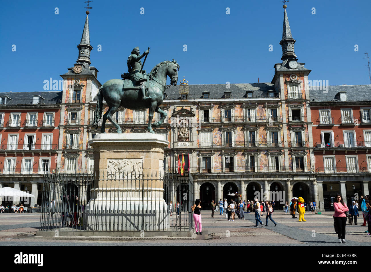 Madrid plaza mayor hi-res stock photography and images - Alamy