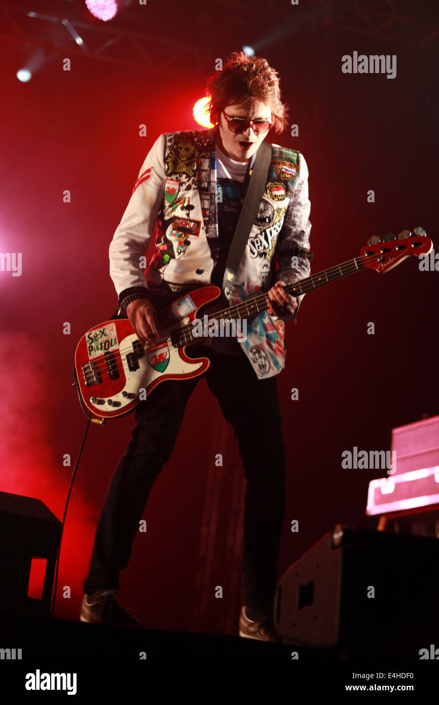 Nicky Wire, Manic Street Preachers, Balado, Kinross, Scotland, UK. 11th July, 2014. T in The Park Music Festival Friday 11th July Credit:  Loraine Ross/Alamy Live News Stock Photo