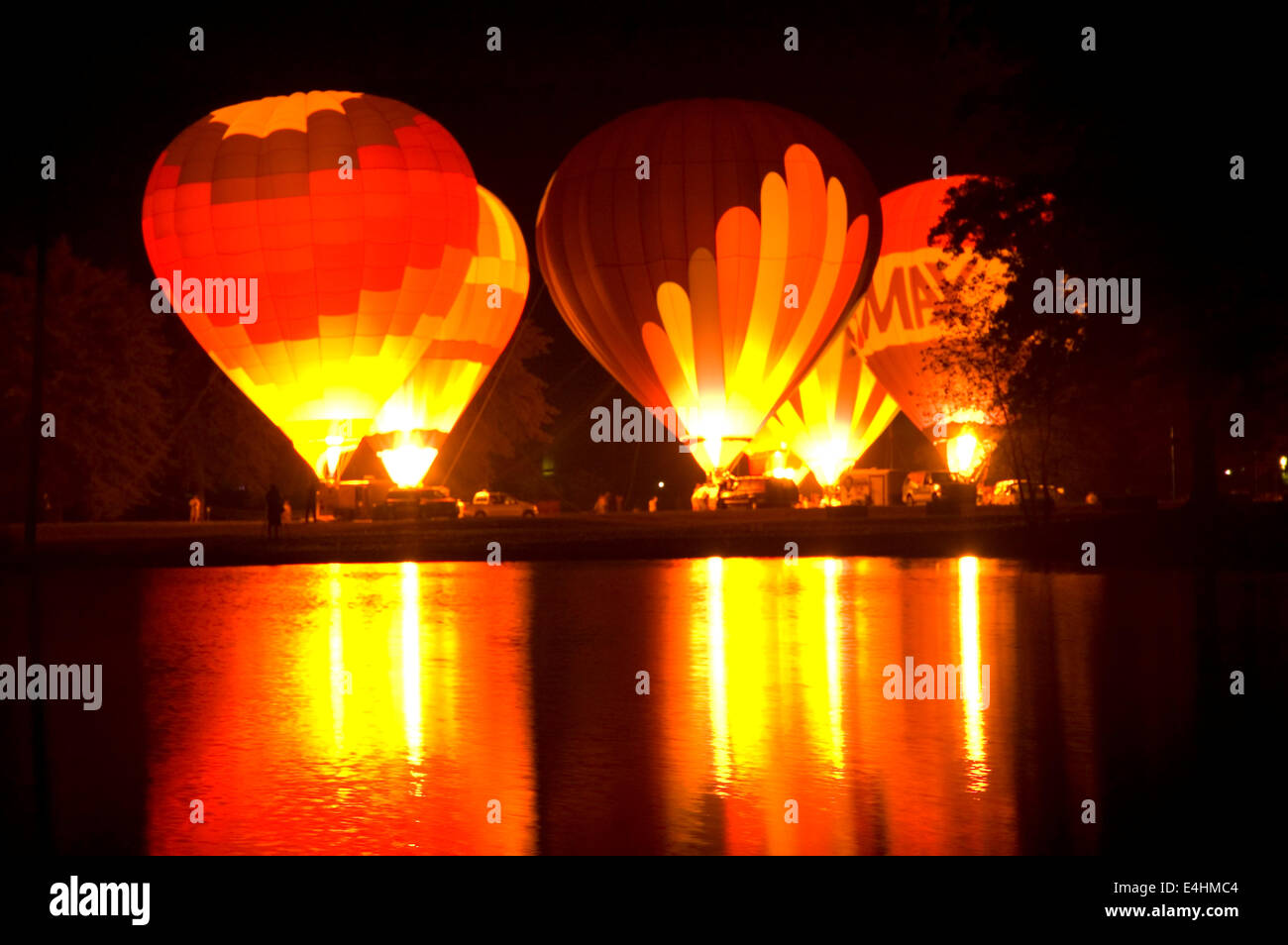 Balloon Glow at Art & Air Festival 2005, Timber Linn Park, Albany