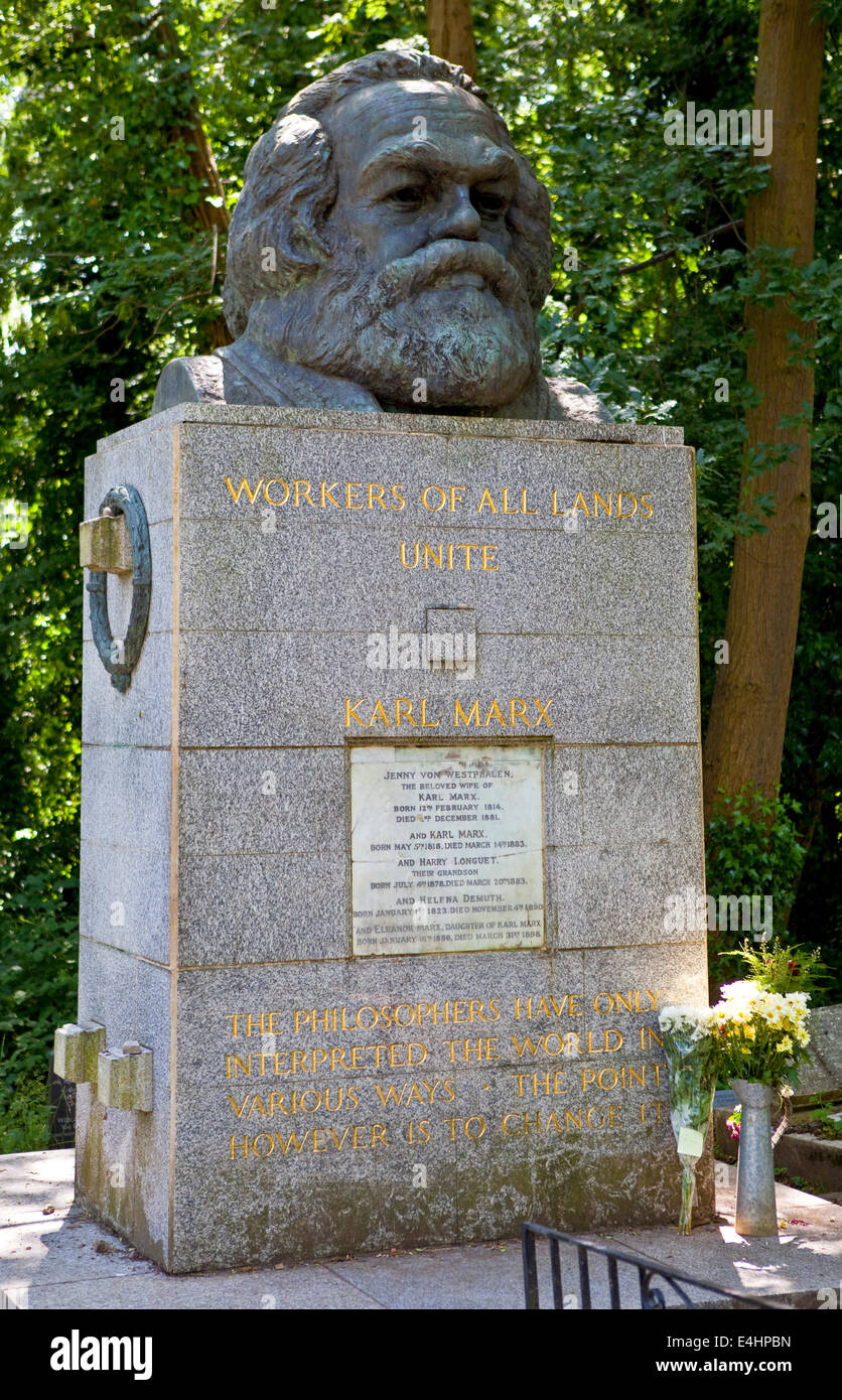 Tomb and Statue of Philosopher Karl Marx, marking his resting place in Highgate Cemetery, London. Stock Photo