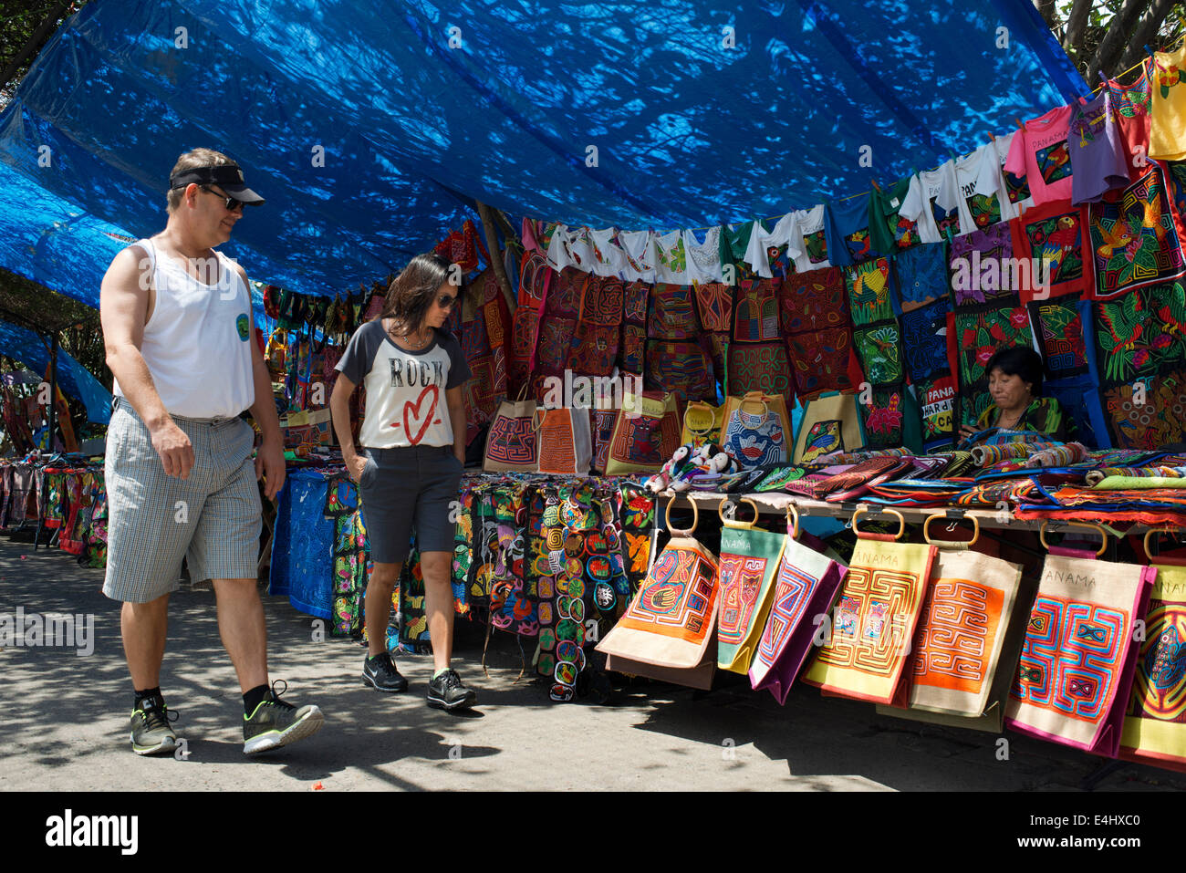 Kuna women sell their molas to the tourists. Panama City Casco Viejo kuna indian traditional handicraft items sellers by kuna tr Stock Photo