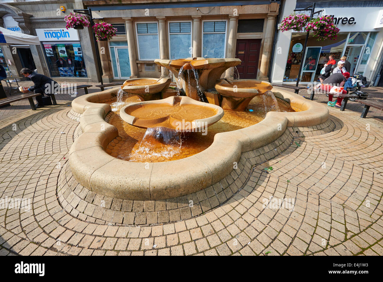 Flowform Water Feature Town Centre Nuneaton Warwickshire Stock Photo