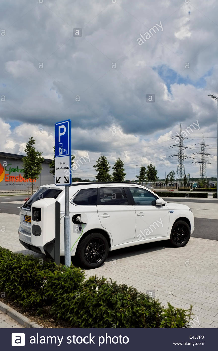 Electric Vehicles Only High Resolution Stock Photography and Images Alamy