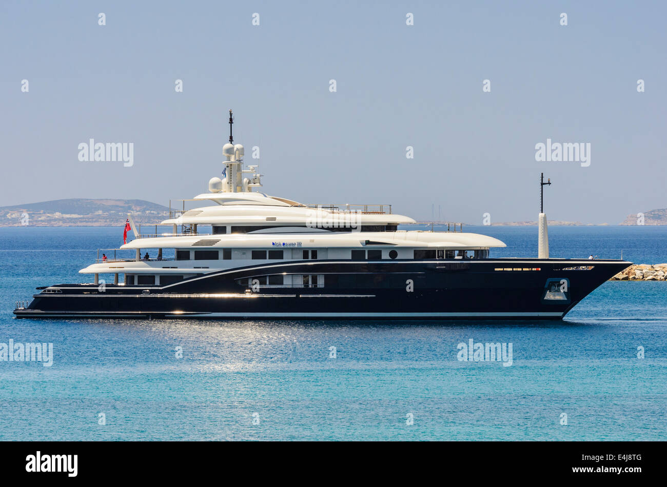 High Power III luxury motor boat off the coast of Naxos, Greece Stock Photo