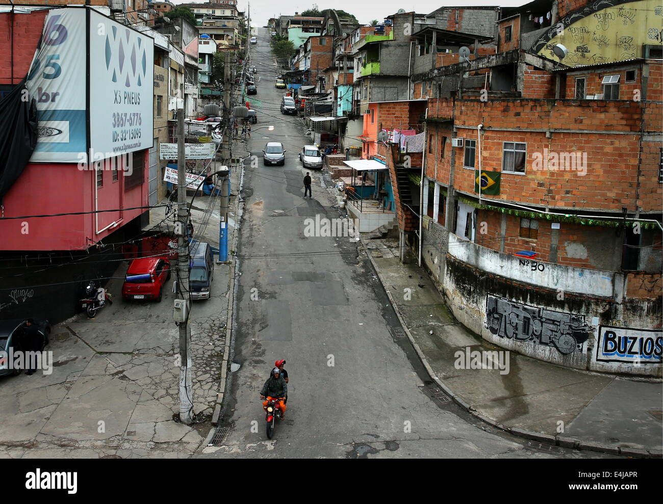 Rio De Janeiro Brazil 12th July 14 A Street In Favela Mare In Rio De Janeiro C Valery Sharifulin Itar Tass Alamy Live News Stock Photo Alamy Rio De Janeiro Brazil 12th July 14 A Street In Favela Mare In Rio De Janeiro C Valery Sharifulin Itar Tass Alamy Live News Stock Photo Alamy