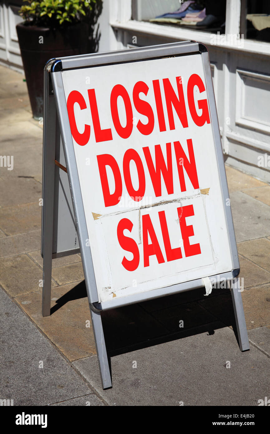 Closing down sign outside a shop during the recent recession Stock Photo