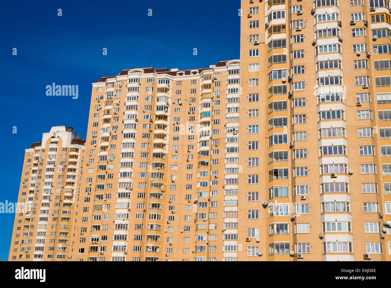 Modern tall apartment complex hi-res stock photography and images - Alamy