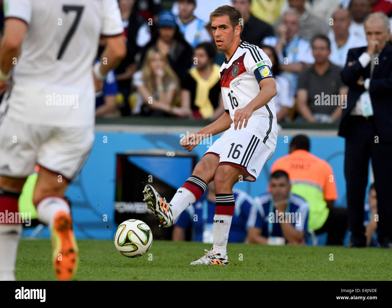 Rio de Janeiro, Brazil. 13th July, 2014. Philipp Lahm of Germany in action during the FIFA World Cup 2014 final soccer match between Germany and Argentina at the Estadio do Maracana in Rio de Janeiro, Brazil, 13 July 2014. Photo: Marcus Brandt/dpa/Alamy Live News Stock Photo