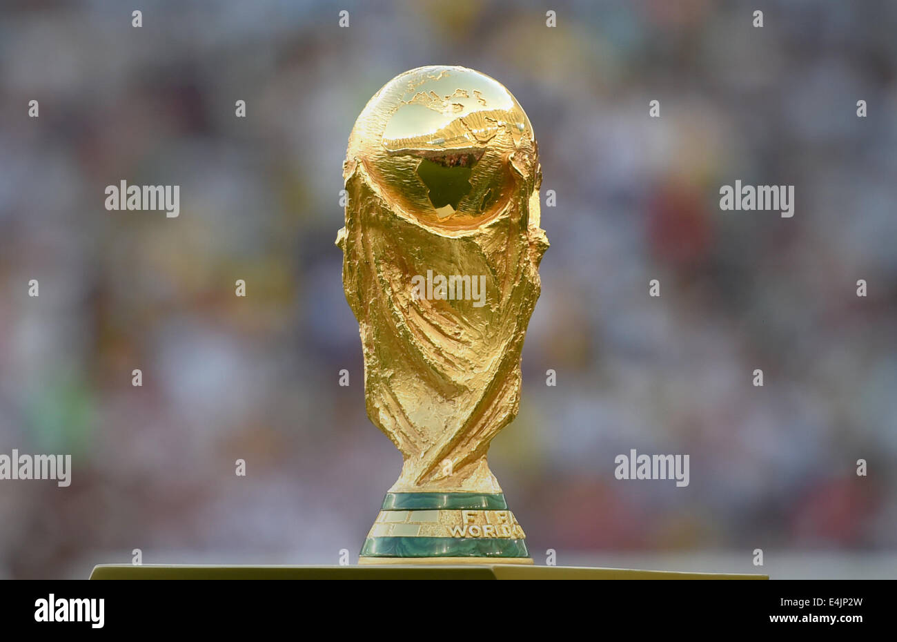 Rio de Janeiro, Brazil. 13th July, 2014. World Cup trophy seen on a podium during the FIFA World Cup 2014 final soccer match between Germany and Argentina at the Estadio do Maracana in Rio de Janeiro, Brazil, 13 July 2014. Photo: Andreas Gebert/dpa/Alamy Live News Stock Photo