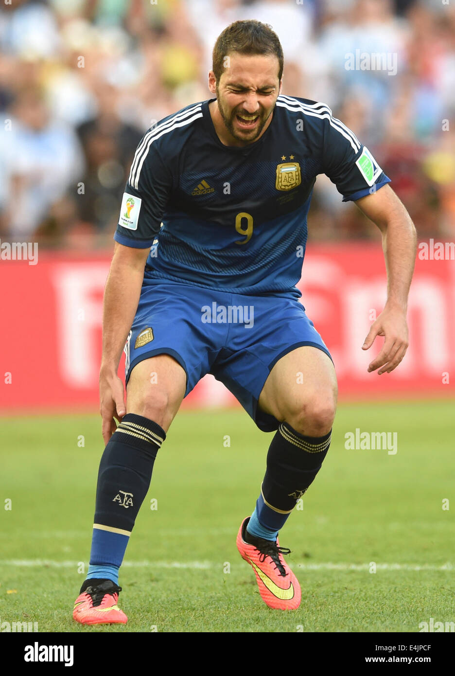 Rio de Janeiro, Brazil. 13th July, 2014. Gonzalo Higuain of Argentina reacts during the FIFA World Cup 2014 final soccer match between Germany and Argentina at the Estadio do Maracana in Rio de Janeiro, Brazil, 13 July 2014. Photo: Andreas Gebert/dpa/Alamy Live News Stock Photo