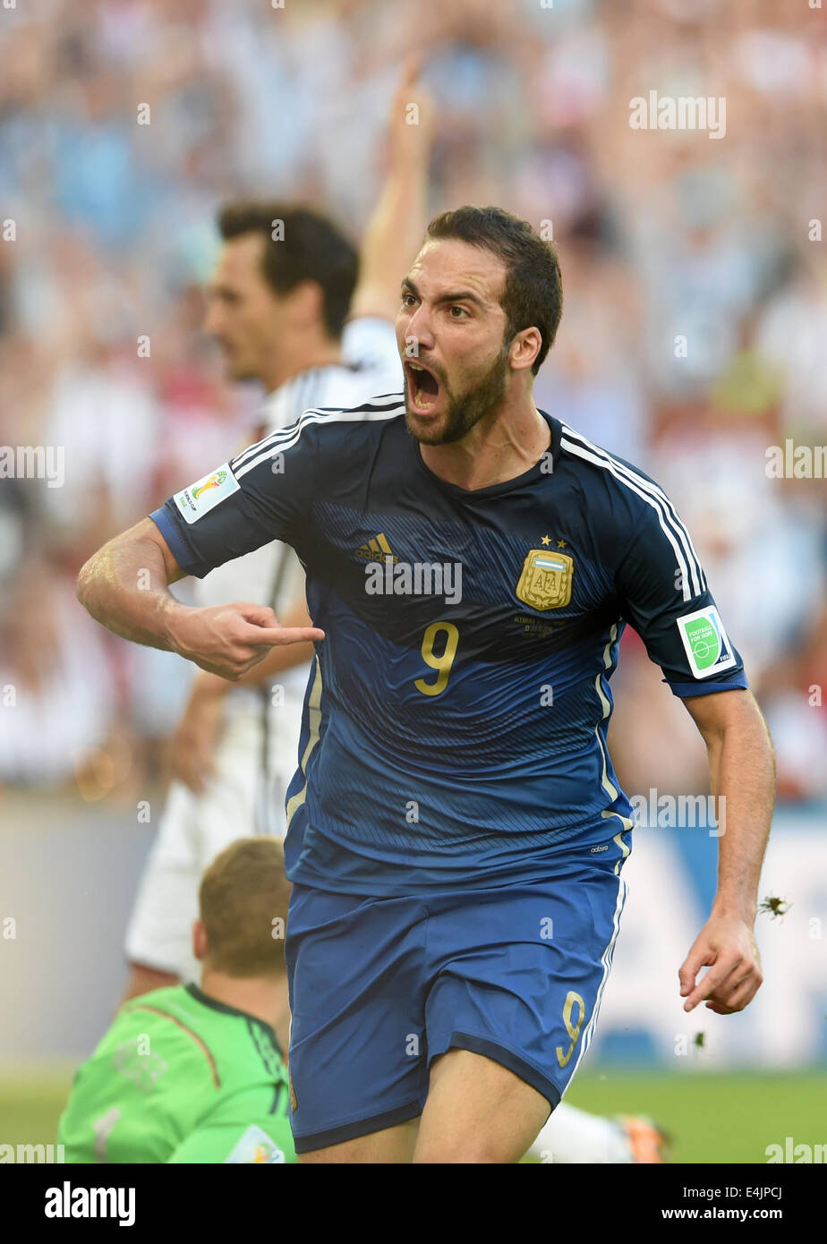 Rio de Janeiro, Brazil. 13th July, 2014. Gonzalo Higuain of Argentina reacts during the FIFA World Cup 2014 final soccer match between Germany and Argentina at the Estadio do Maracana in Rio de Janeiro, Brazil, 13 July 2014. Photo: Andreas Gebert/dpa/Alamy Live News Stock Photo