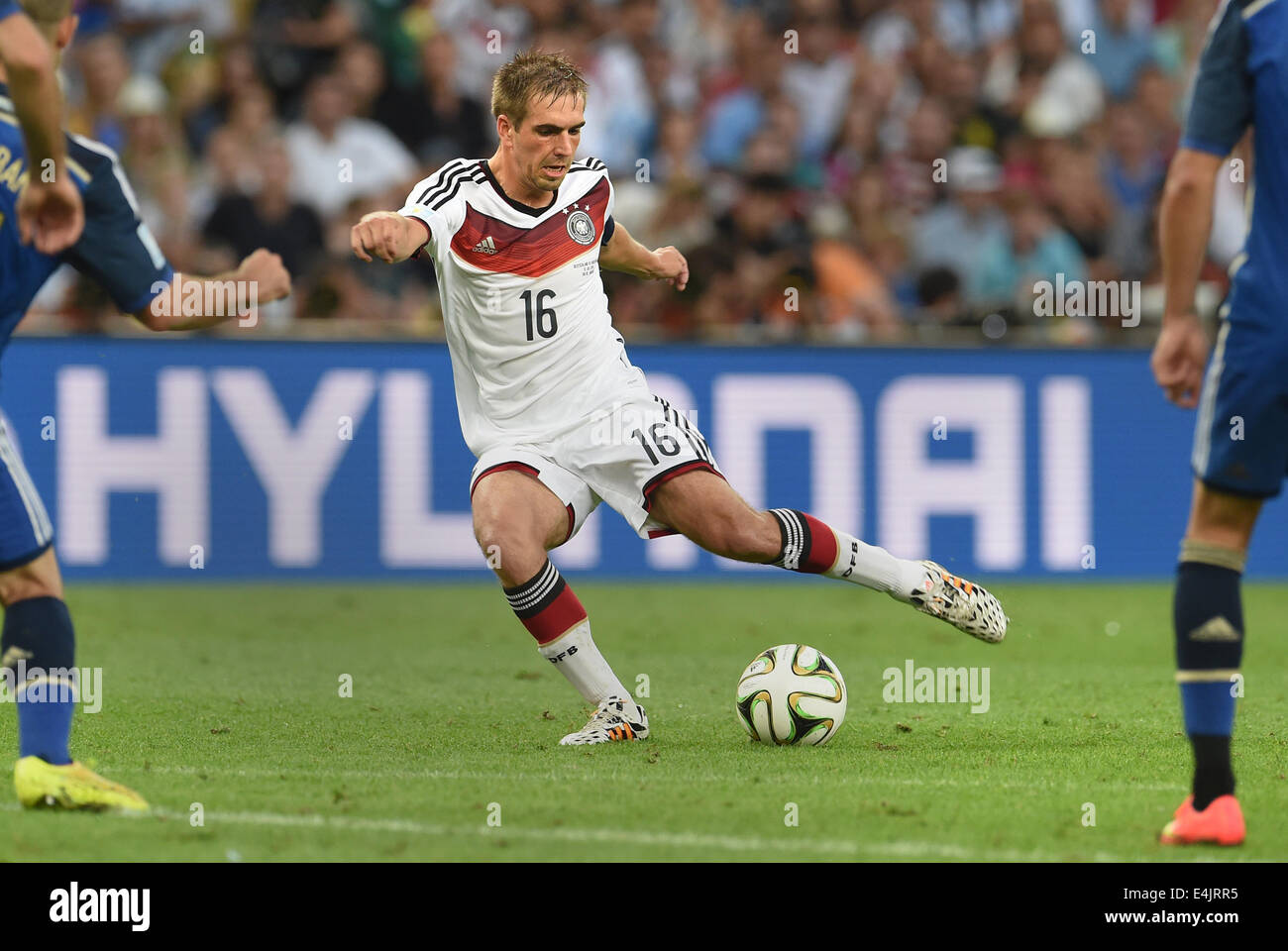 Rio de Janeiro, Brazil. 13th July, 2014. Philipp Lahm of Germany in action during the FIFA World Cup 2014 final soccer match between Germany and Argentina at the Estadio do Maracana in Rio de Janeiro, Brazil, 13 July 2014. Photo: Andreas Gebert/dpa/Alamy Live News Stock Photo