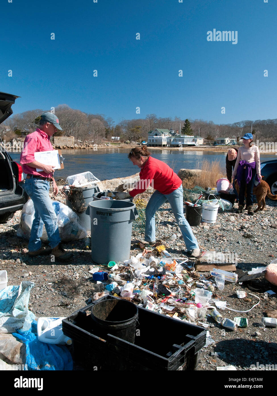 Cleanup of trash hires stock photography and images Alamy