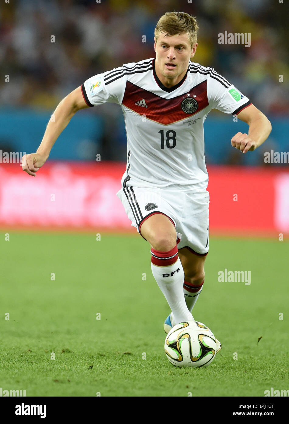 Rio de Janeiro, Brazil. 13th July, 2014. Toni Kroos of Germany in action during the FIFA World Cup 2014 final soccer match between Germany and Argentina at the Estadio do Maracana in Rio de Janeiro, Brazil, 13 July 2014. Photo: Andreas Gebert/dpa/Alamy Live News Stock Photo