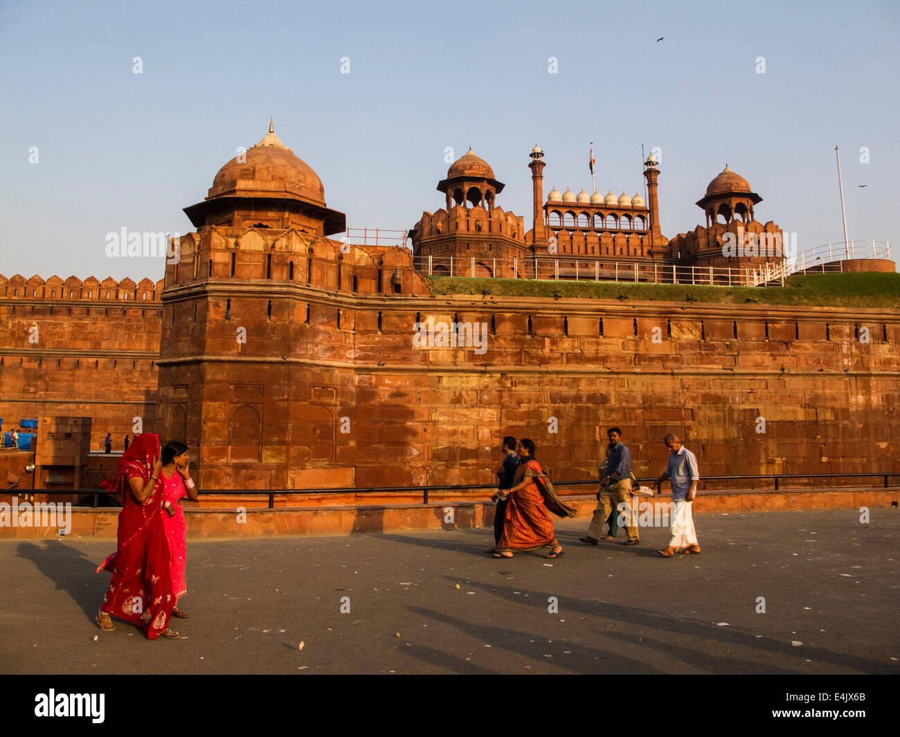 Red fort delhi people hi-res stock photography and images - Alamy