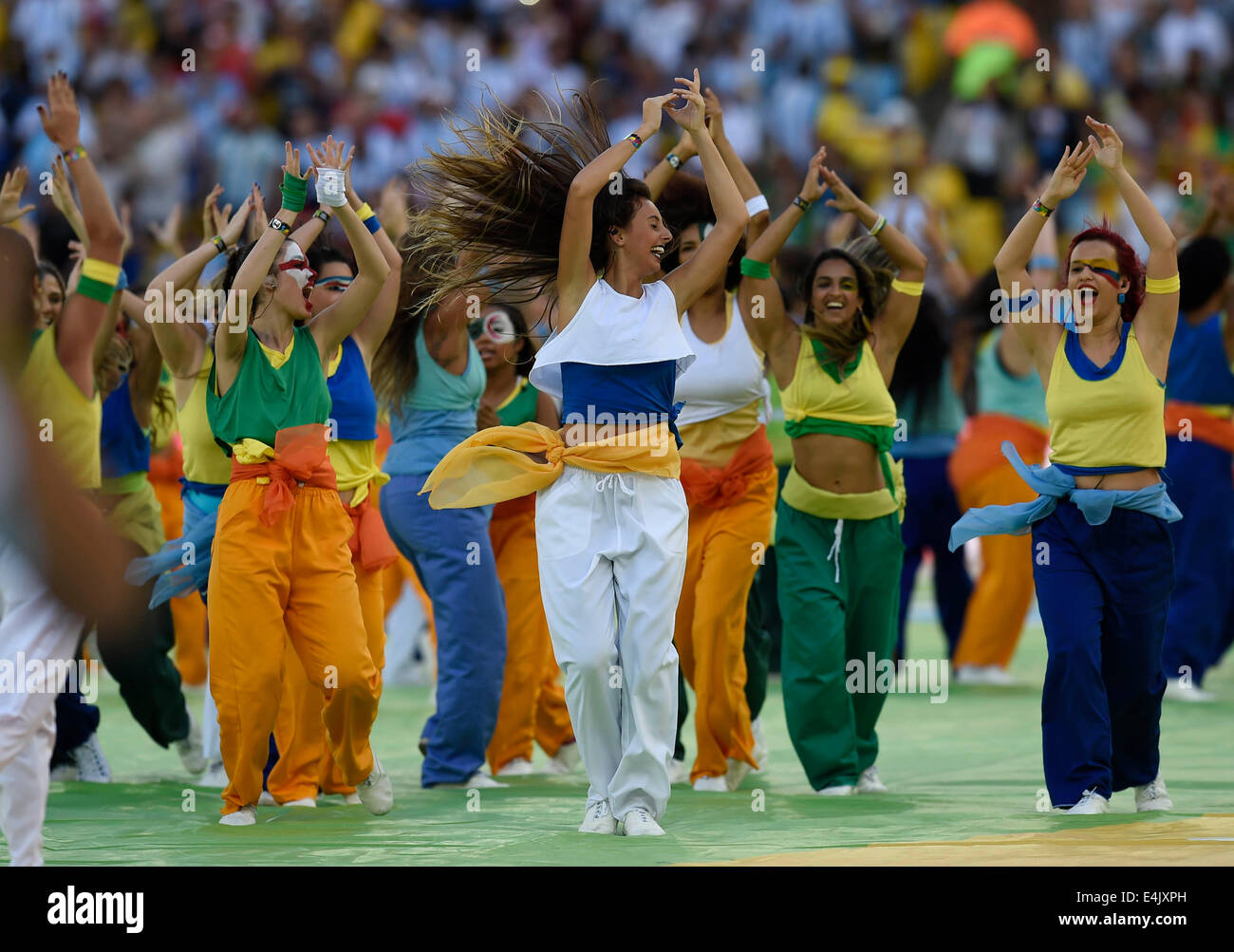 Rio De Janeiro, Brazil. 13th July, 2014. Dancers perform during the closing ceremony before the final match between Germany and Argentina of 2014 FIFA World Cup at the Estadio do Maracana Stadium in Rio de Janeiro, Brazil, on July 13, 2014. Credit:  Qi Heng/Xinhua/Alamy Live News Stock Photo