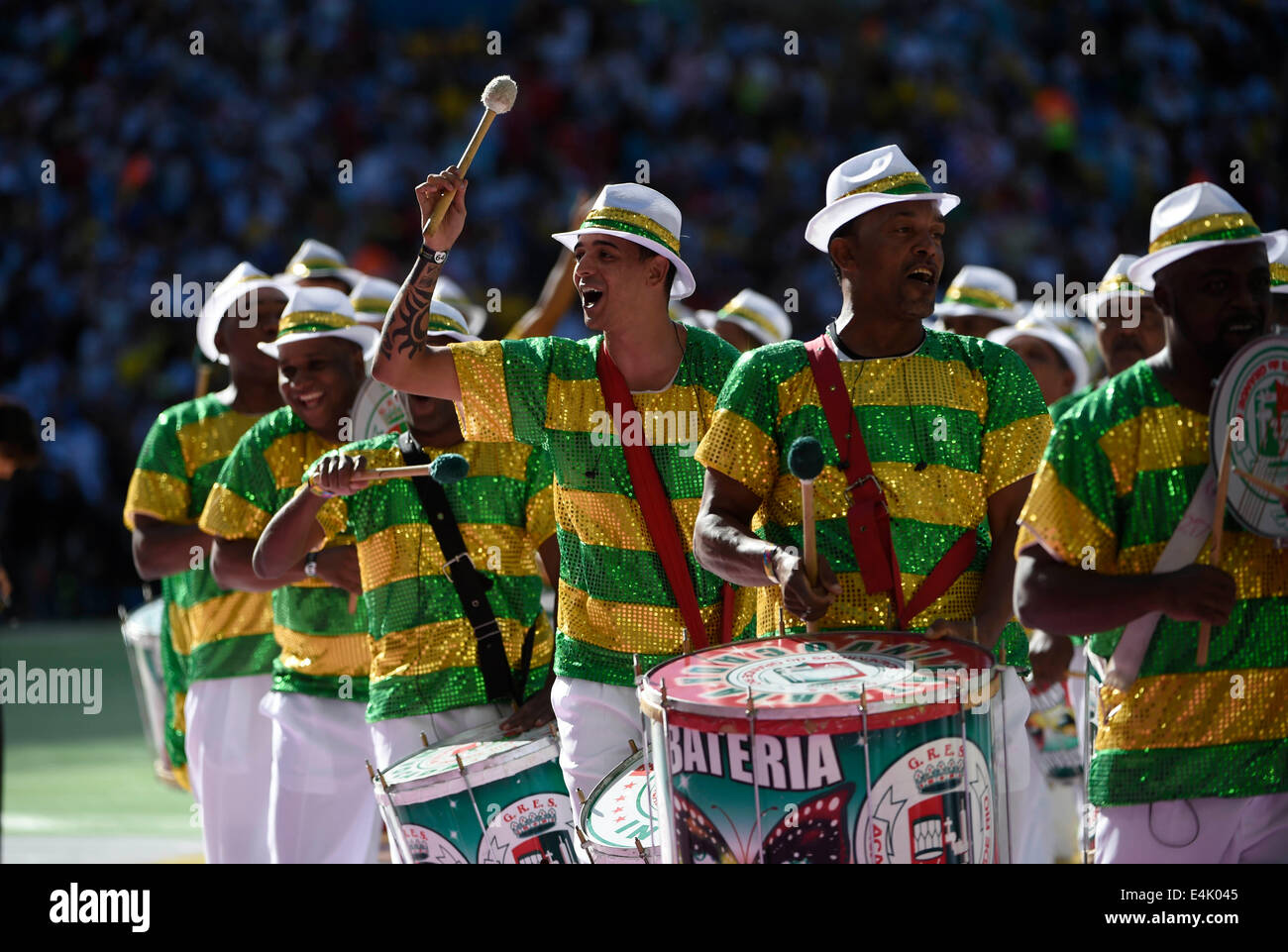Rio De Janeiro, Brazil. 13th July, 2014. Drumers perform during the closing ceremony before the final match between Germany and Argentina of 2014 FIFA World Cup at the Estadio do Maracana Stadium in Rio de Janeiro, Brazil, on July 13, 2014. Credit:  Yang Lei/Xinhua/Alamy Live News Stock Photo