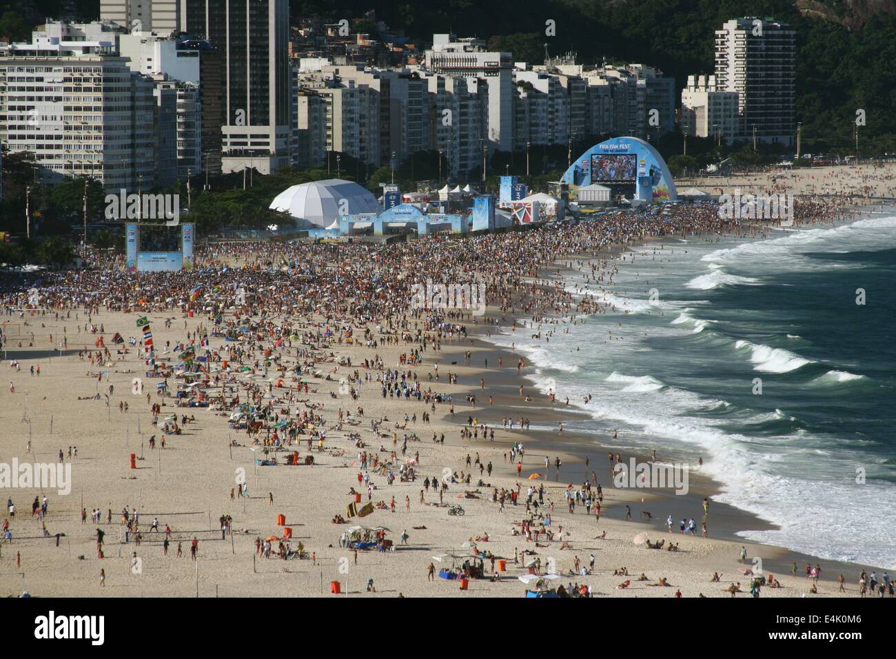 Rio De Janeiro Brazil 13th July 14 14 Fifa World Cup Brazil General View Of Fifa Fan Fest At Copacabana Beach Before The Final Match Between Germany And Argentina Several Thousands Of