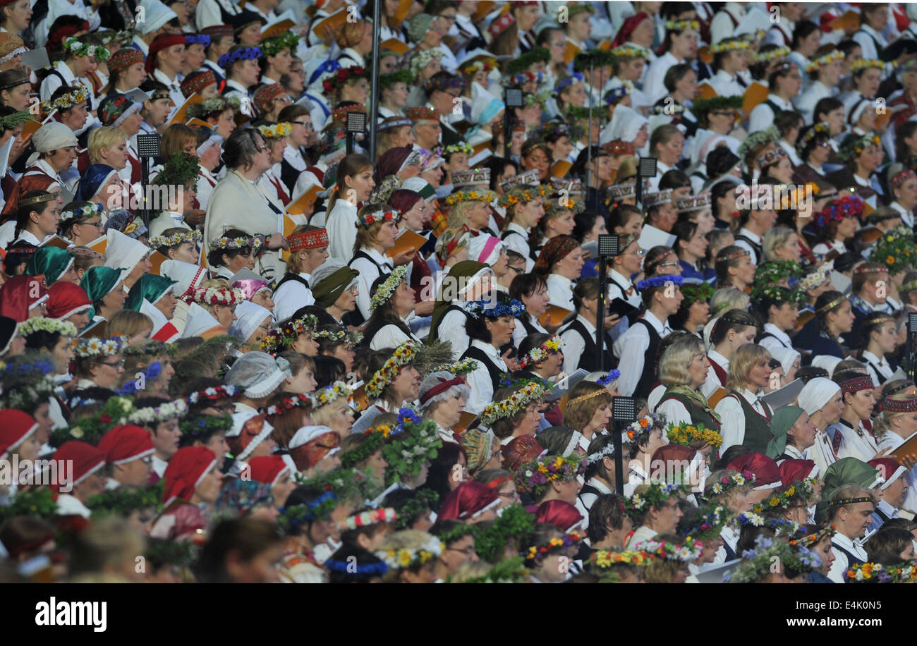 Singer From Riga Riga, Latvia. 13th July, 2014. Singers in traditional garments take ...