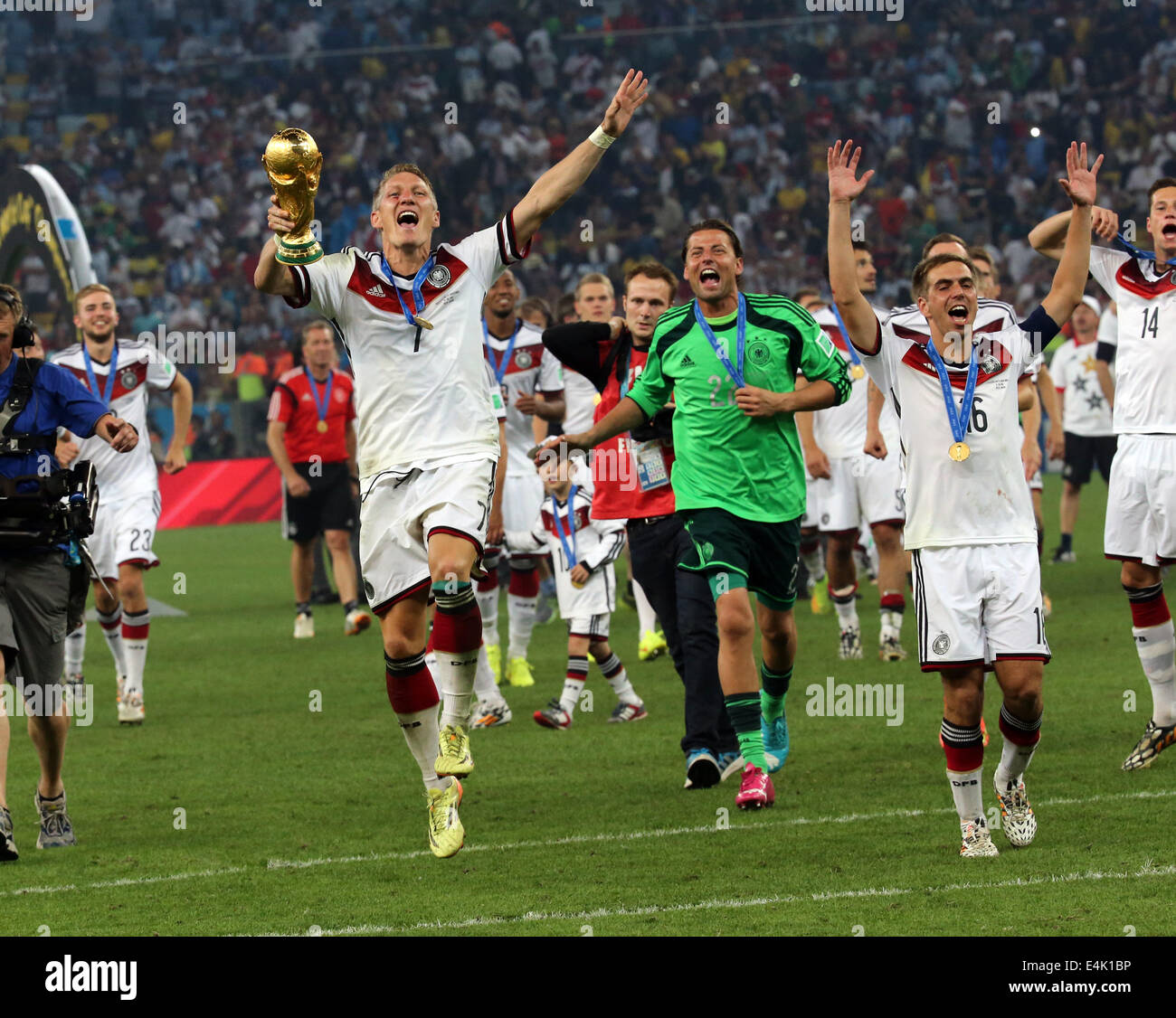Rio de Janeiro, Brazil. 13th July, 2014. World Cup Final. Germany versus Argentina. Schweinsteiger celebrates with trophy Credit:  Action Plus Sports/Alamy Live News Stock Photo