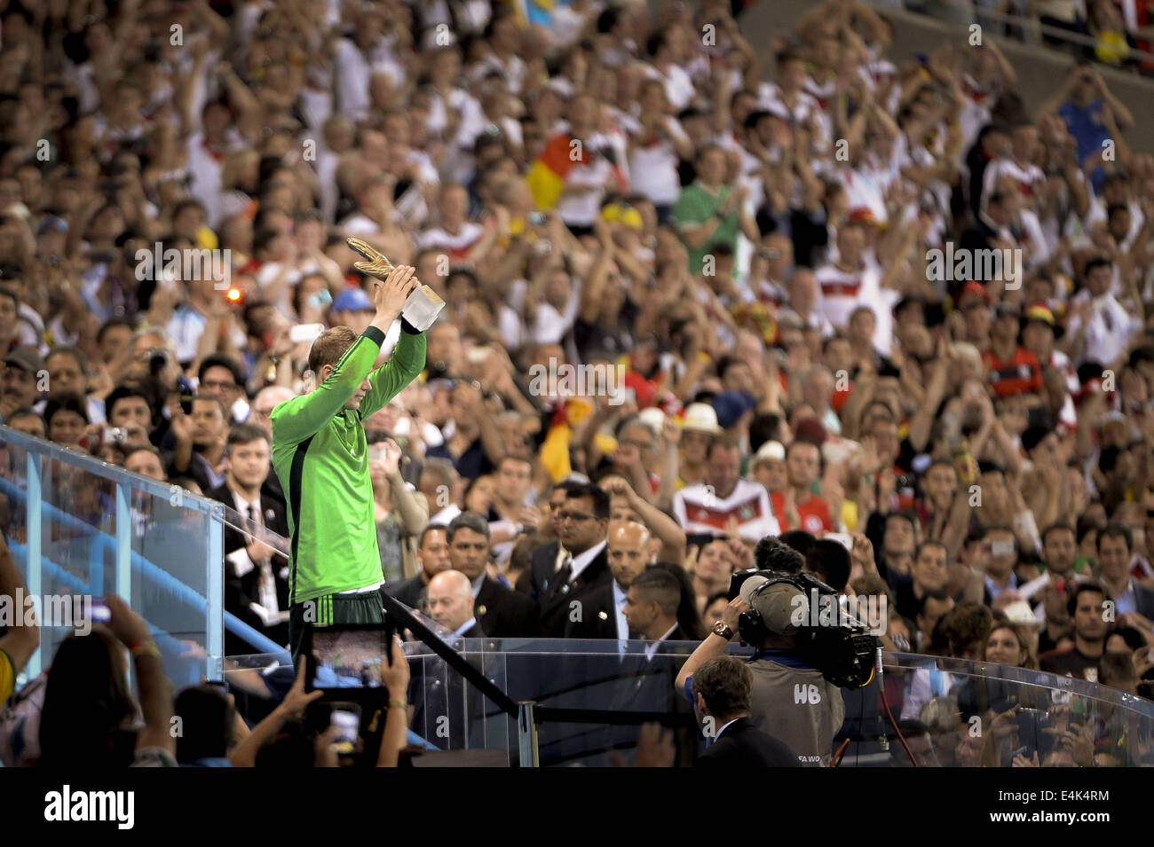 Rio De Janeiro, Brasil. 13th July, 2014. Manuel Neuer during Germany team celebration in match between Germany and Argentina, corresponding to the 2014 World Cup final, played at the Maracana Stadium, July 13, 2014. Credit:  Gustavo Basso/NurPhoto/ZUMA Wire/Alamy Live News Stock Photo