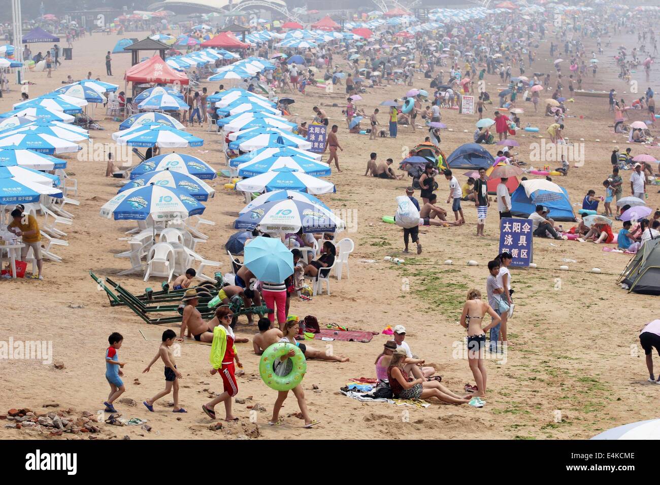 Dalian beach hi-res stock photography and images - Page 3