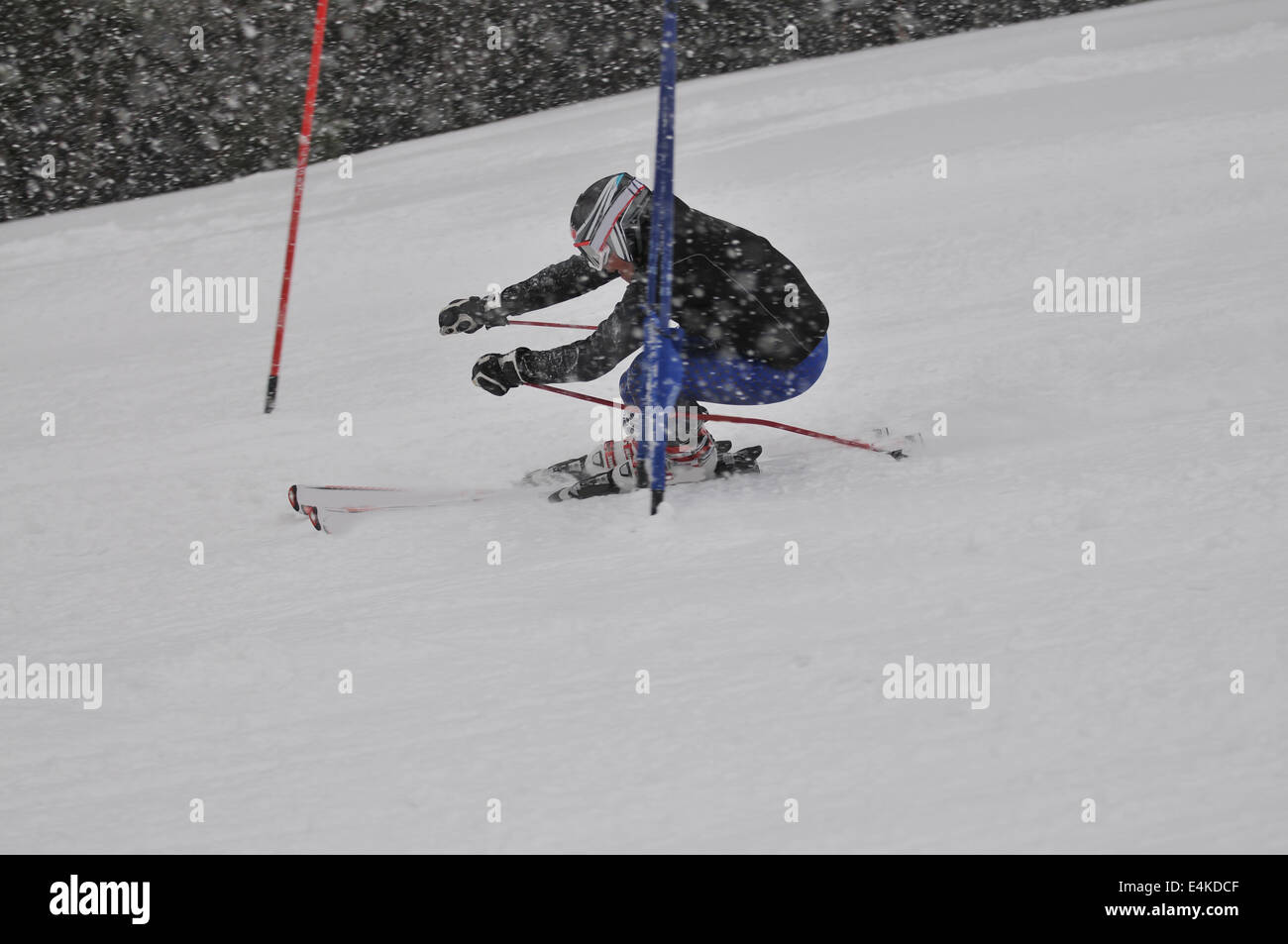 Youth ski racing hires stock photography and images Alamy