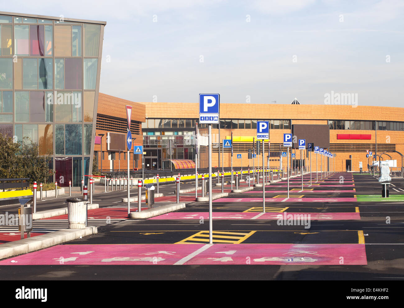 Shopping centre tenants hi-res stock photography and images - Alamy