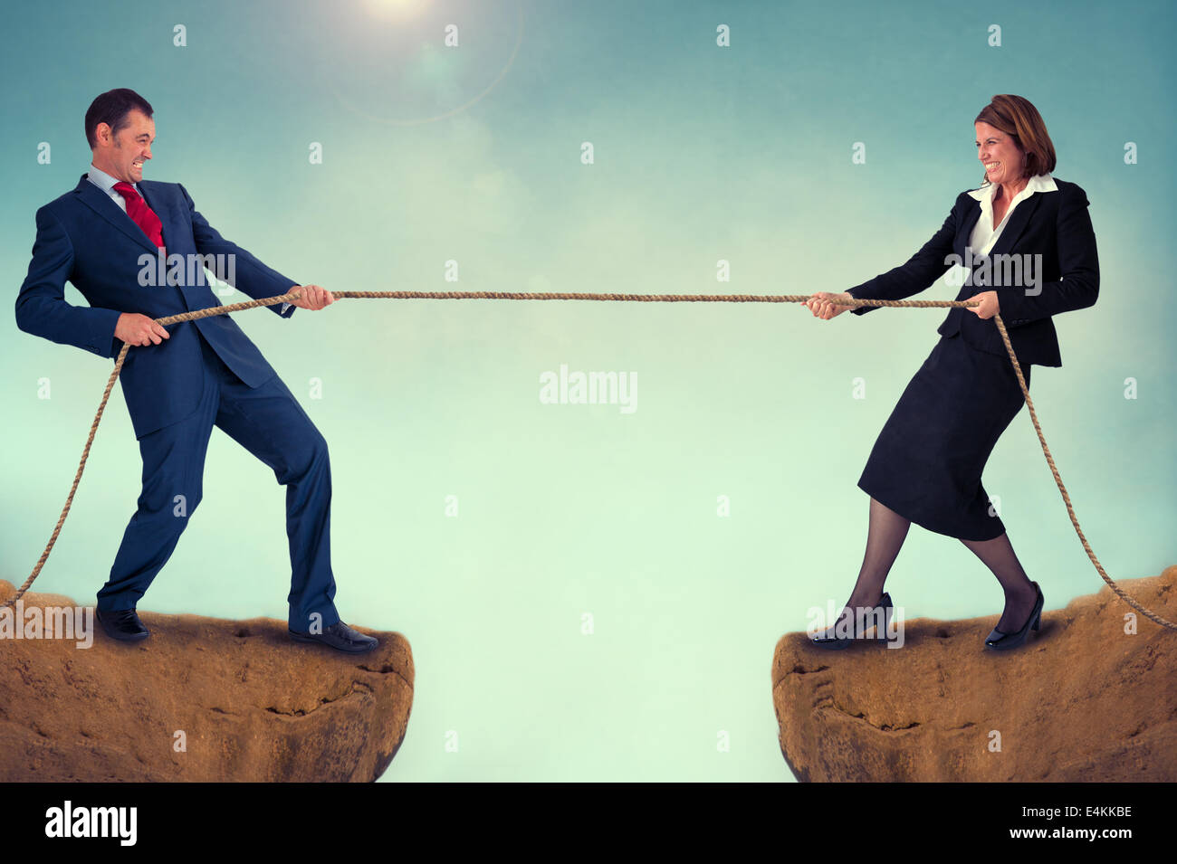 Мужчины перетягивают канат. Человек на канате вектор. Веревки тянутся вверх. Женщина тянет за веревку. Женщина тянет мужчину.