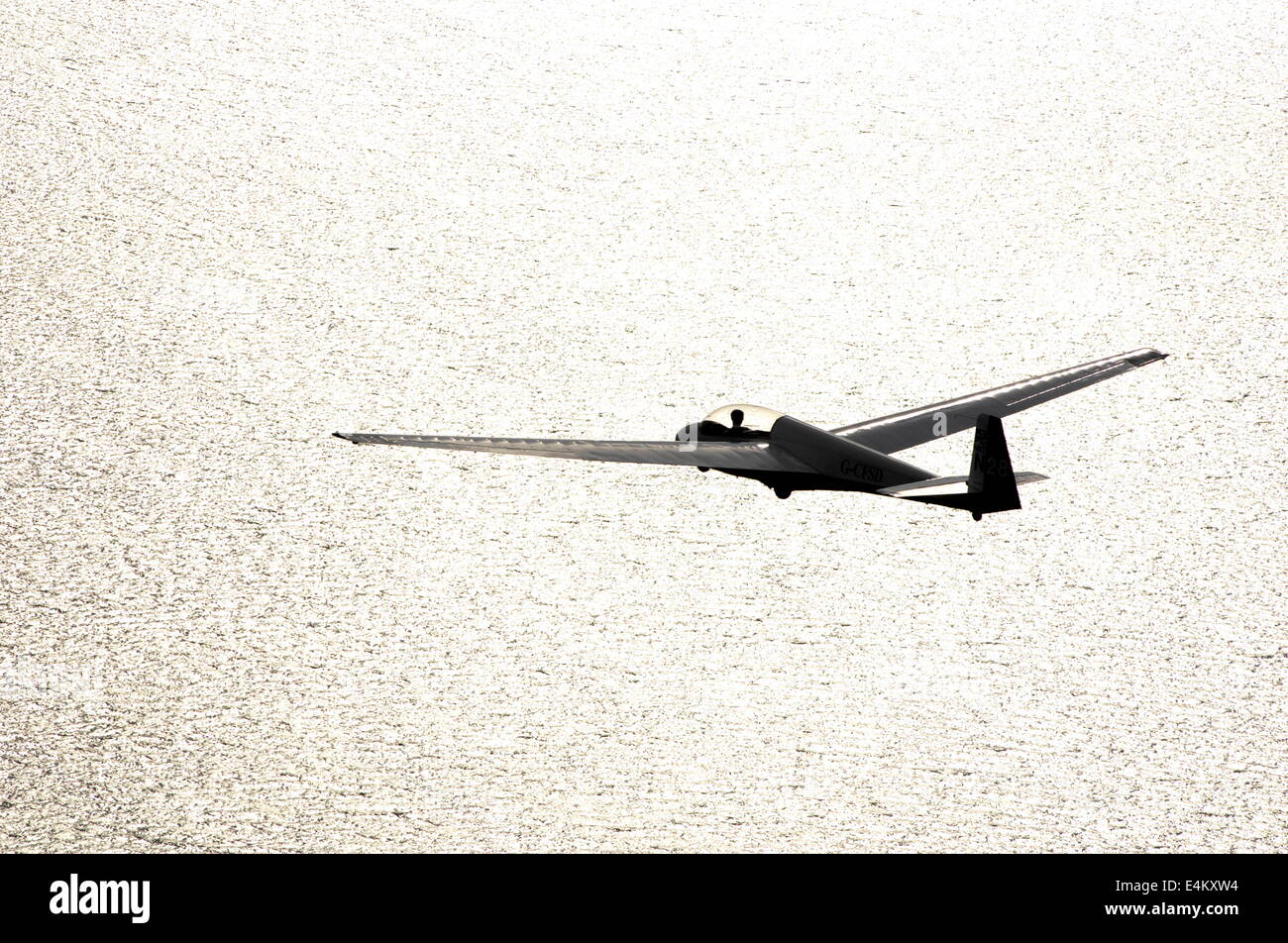 LEEONTHESOLENT, ENGLANDSEA SOARINGA PNGC GLIDER GLIDES SEDATELY