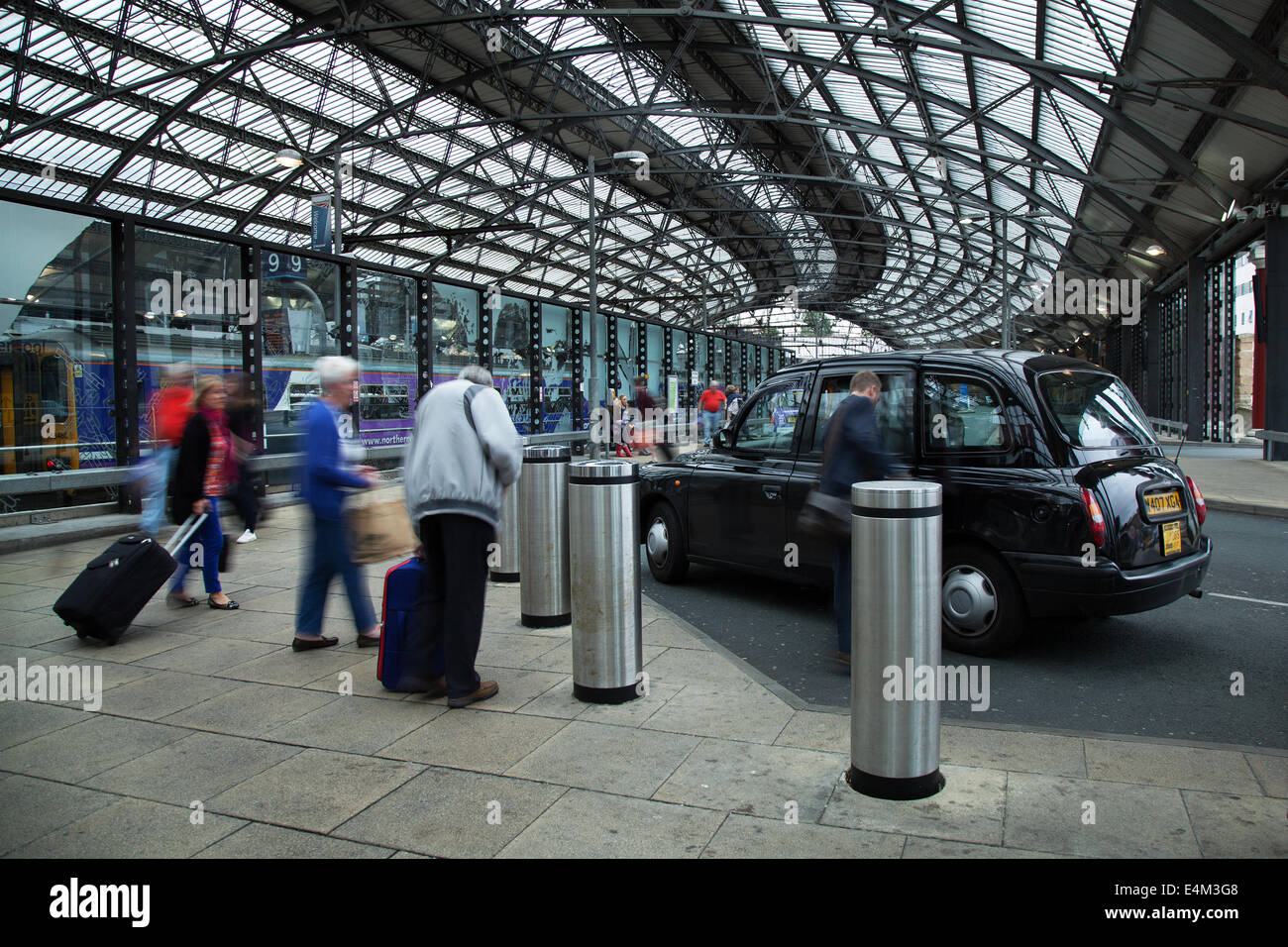 Lime Street, Liverpool, Merseyside, UK. 14th July, 2014. Taxi rank, TX4