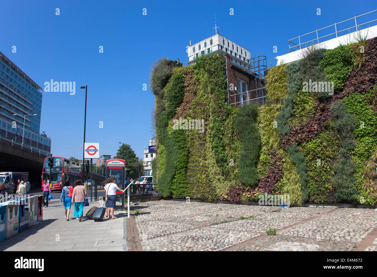 United Kingdom, London - Green Wall on Marylebone Road is part of TFL's green infrastructure plan to improve local air quality Stock Photo