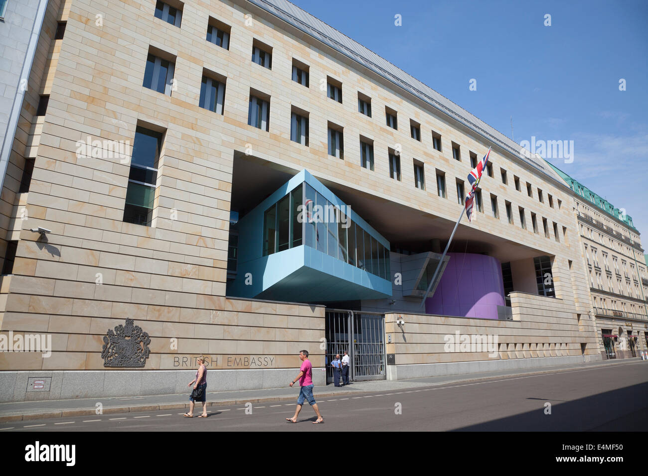 Germany, Berlin, Mitte, Exterior of the British Embassy on Wilhemstrasse designed by Michael Wilford. Stock Photo