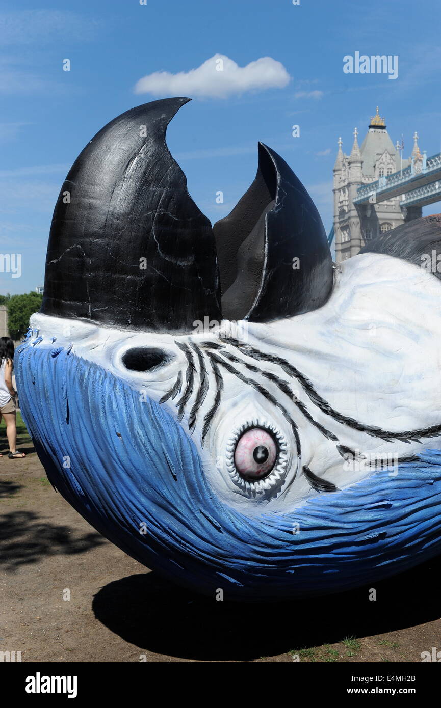 15 meter fibreglass dead parrot to promote monty python shows at the 02