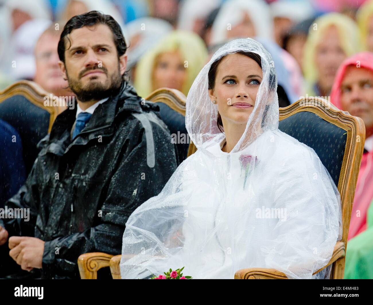 Prince Carl Philip of Sweden and his wife to be Sofia Hellqvist pose for photographs during the celebrations of Crown Princess' 37th birthday in Borgholm, Oeland island, Sweden, 14 July 2014. Photo: Patrick van Katwijk - NO WIRE SERVICE - Stock Photo