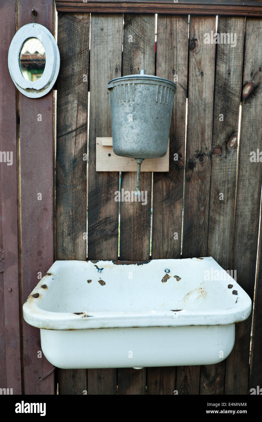 American-Girl-Brass-Bed-Washstand-And-Outfits