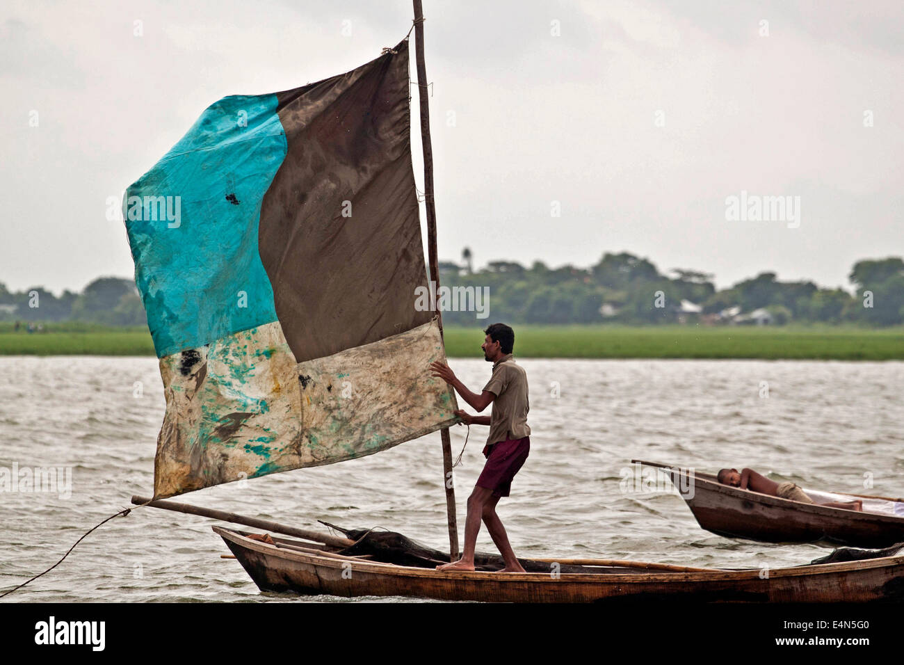 Sail Boat In Bangladesh,boat,bangladesh,sail,with,people,river,in ...