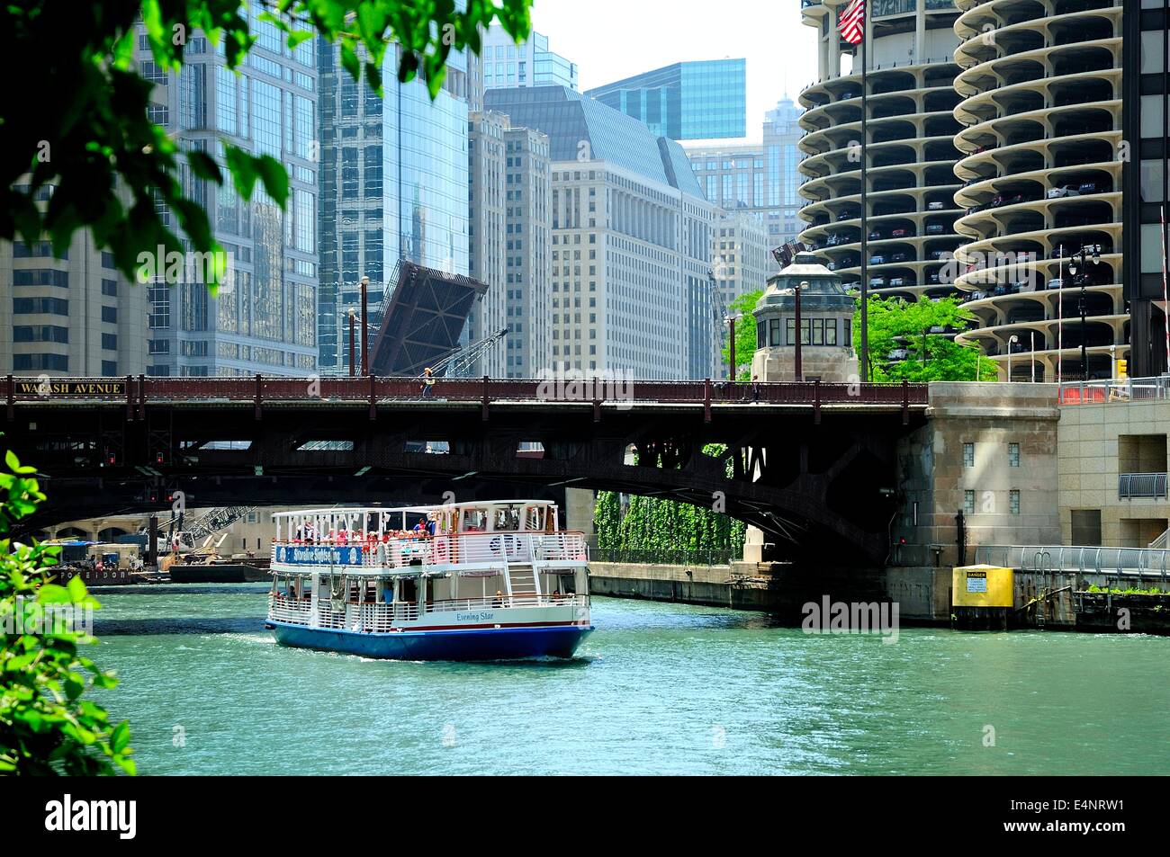 Architectural Tour Boat cruising the Chicago River Stock Photo Alamy