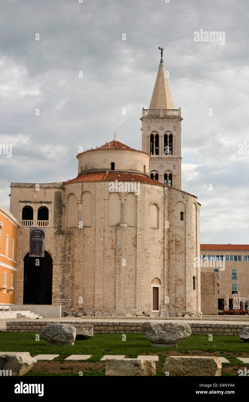 EUROPE, Croatia, Zadar, Church of St Donatus (9th Century) with Bell Tower of Cathedral at rear Stock Photo