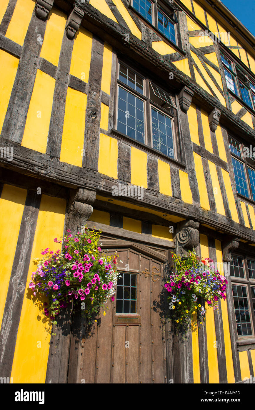 Timber framed house hires stock photography and images Alamy