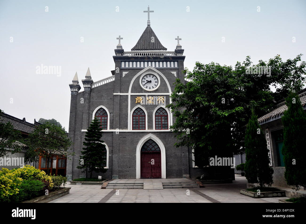 LANGZHONG ANCIENT CITY (SICHUAN), CHINA The Catholic Church in Chinese