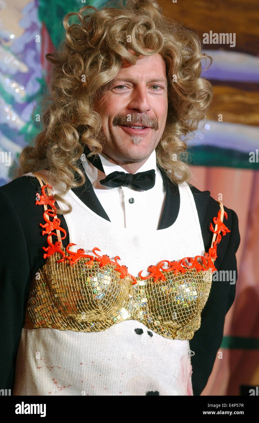 Bruce Willis, Harvard Hasty Pudding Club Man of the Year, 2002 Stock