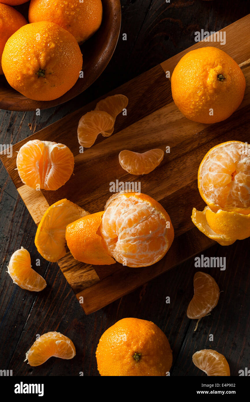 Fresh Raw Organic Mandarin Oranges Ready to Eat Stock Photo Alamy