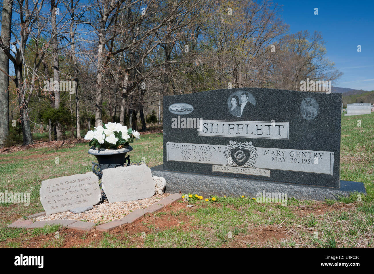 Gravestones Of Husband And Wife High Resolution Stock Photography And Images Alamy